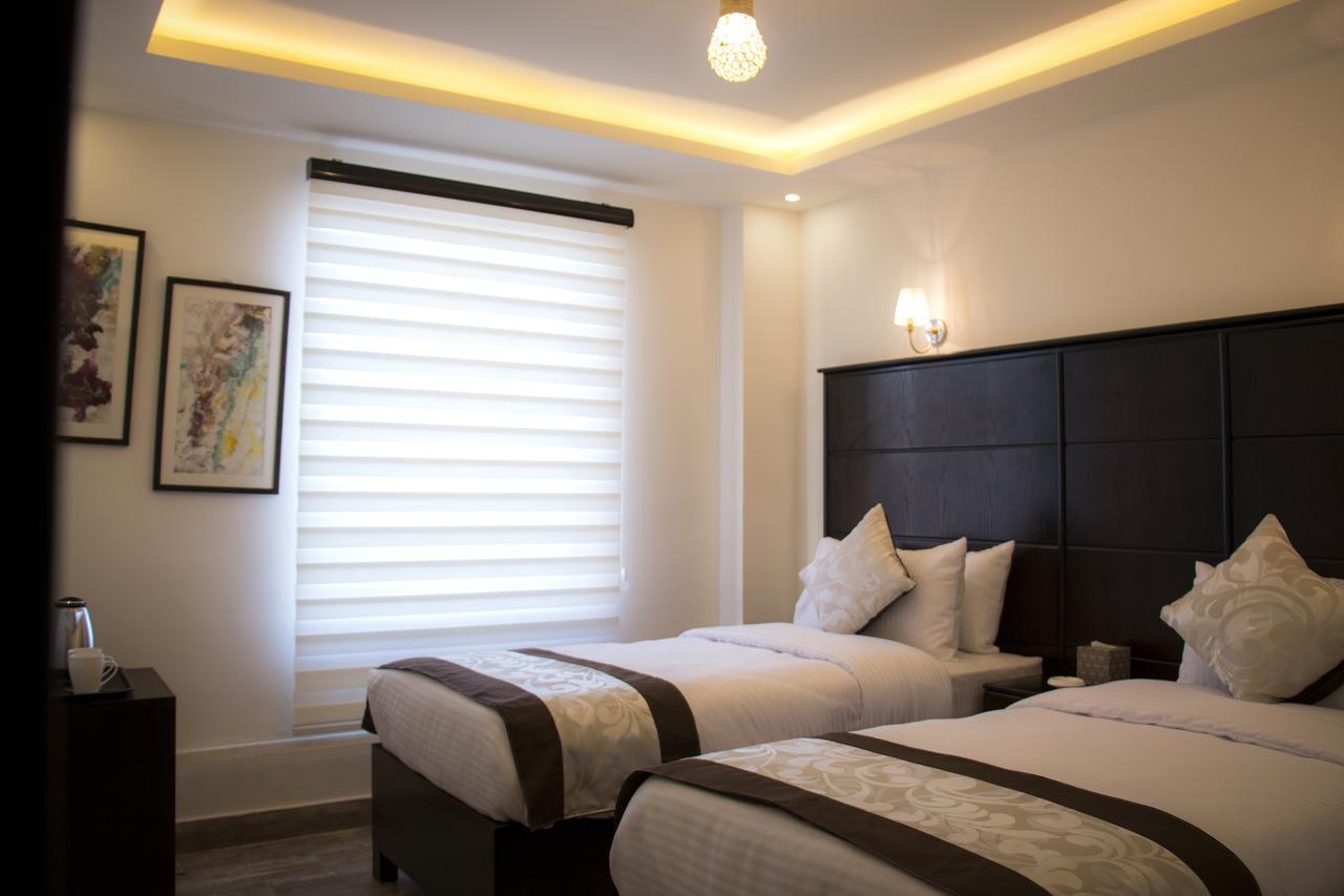 London Bridge Hotel Amman Bagian luar foto