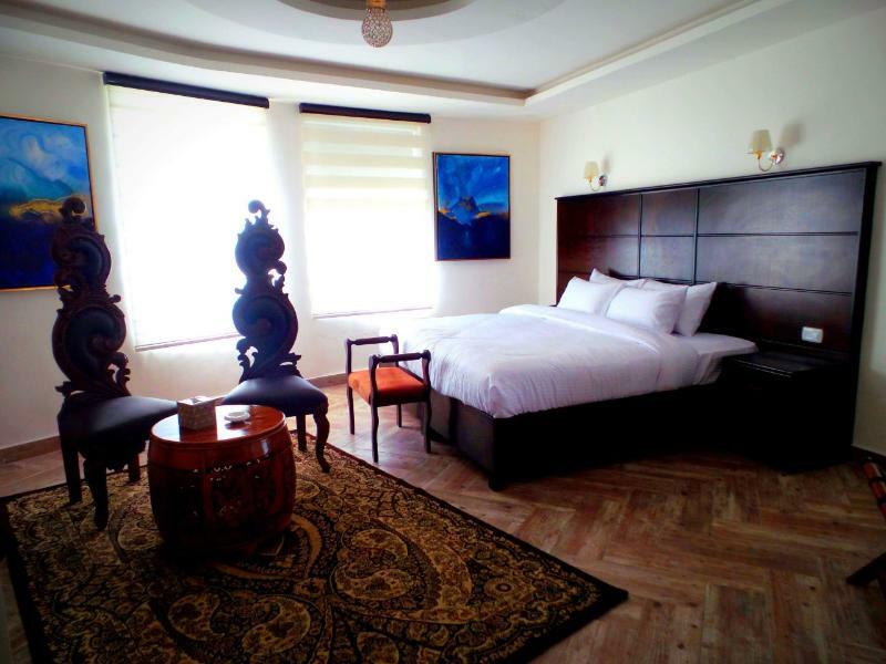 London Bridge Hotel Amman Bagian luar foto
